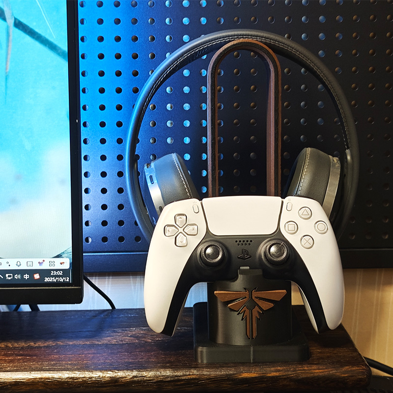 Penyangga Earphone Bertema Ani - Gaming Console Table ulasan dan harga
